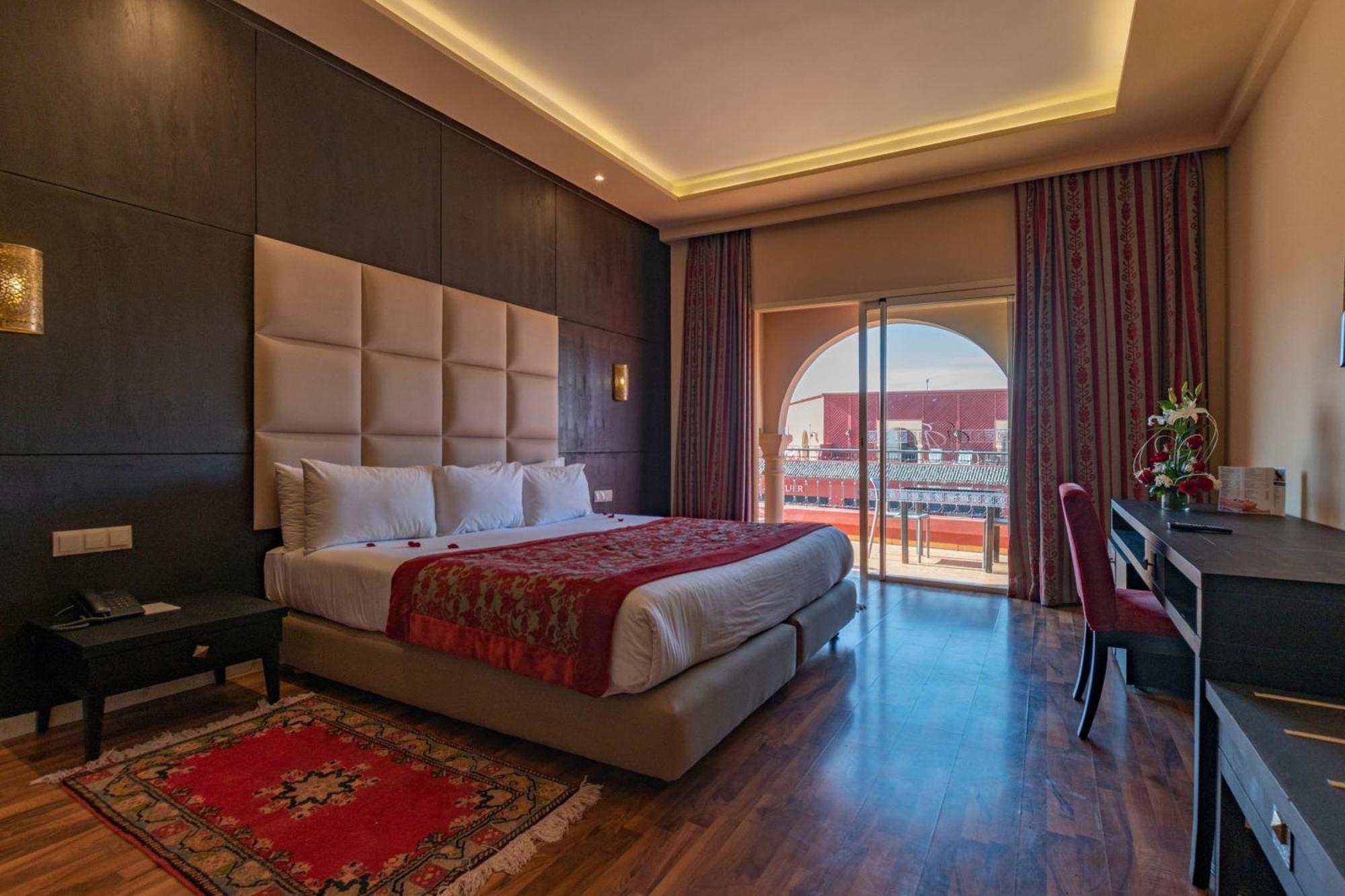 Classic Queen Suite with Sofa Bed and Poolside View,1639556038:JPEG